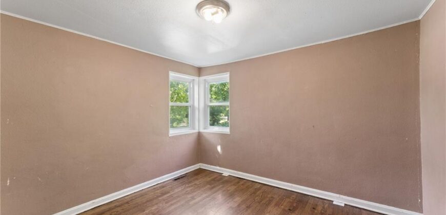 5234 NE Barnes Avenue, Kansas City, MO 64119