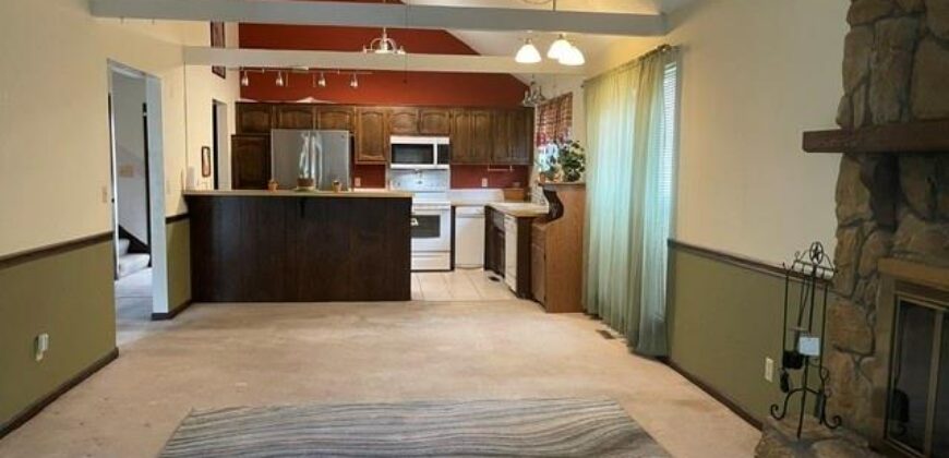 7010 N Askew Avenue, Gladstone, MO 64119