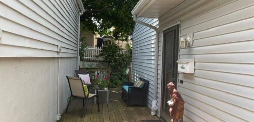 7010 N Askew Avenue, Gladstone, MO 64119