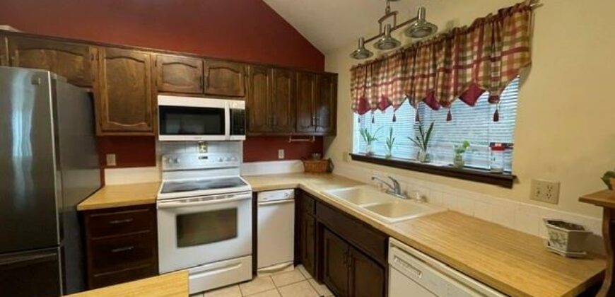 7010 N Askew Avenue, Gladstone, MO 64119