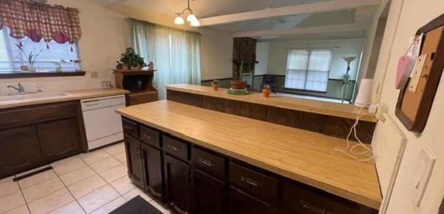 7010 N Askew Avenue, Gladstone, MO 64119