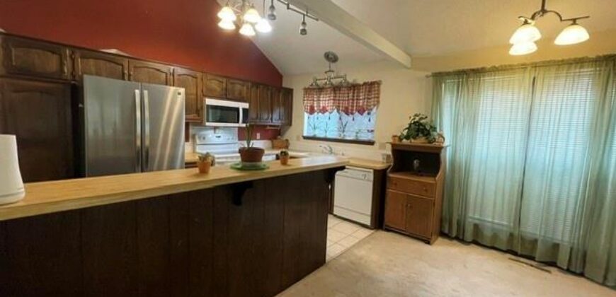 7010 N Askew Avenue, Gladstone, MO 64119