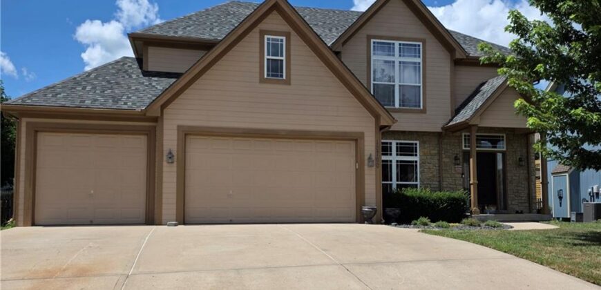 10760 N Laurel Avenue, Kansas City, MO 64157
