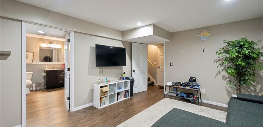 1011 NW 71st Court, Kansas City, MO 64118
