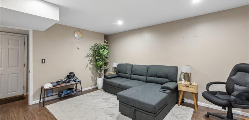1011 NW 71st Court, Kansas City, MO 64118