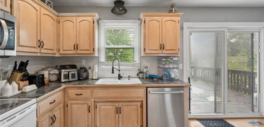 1011 NW 71st Court, Kansas City, MO 64118
