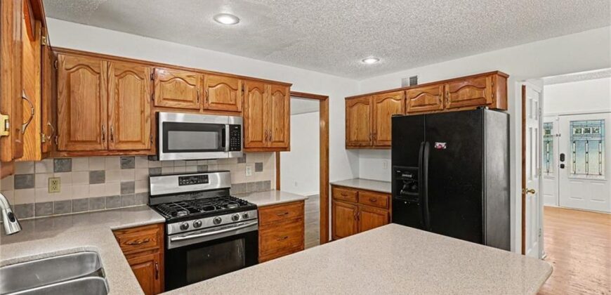 4823 NW 57th Court, Kansas City, MO 64151