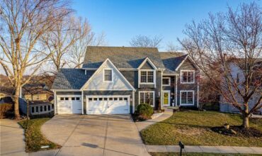 809 Cottonwood Place, Liberty, MO 64068