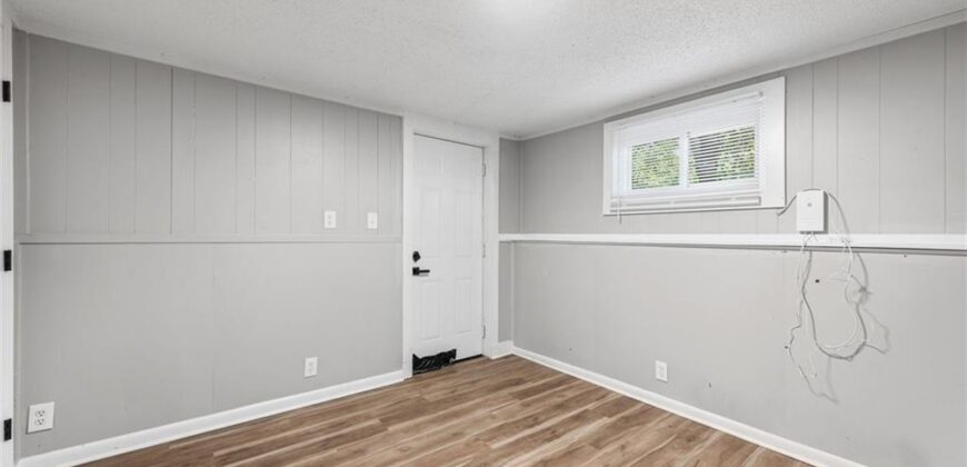 6208 NE Antioch Road, Gladstone, MO 64119