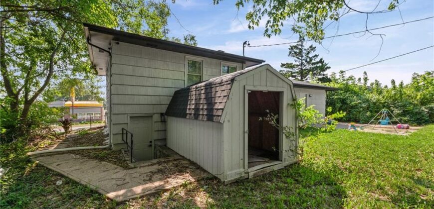 6208 NE Antioch Road, Gladstone, MO 64119