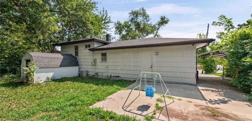 6208 NE Antioch Road, Gladstone, MO 64119