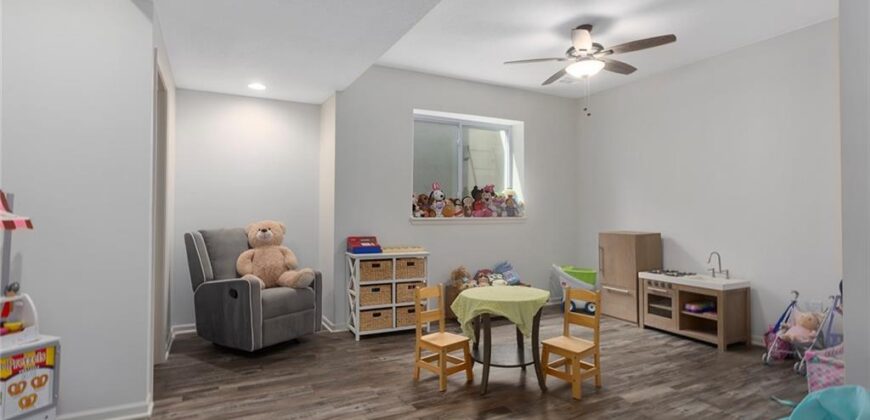 10313 N FISK Avenue, Kansas City, MO 64154