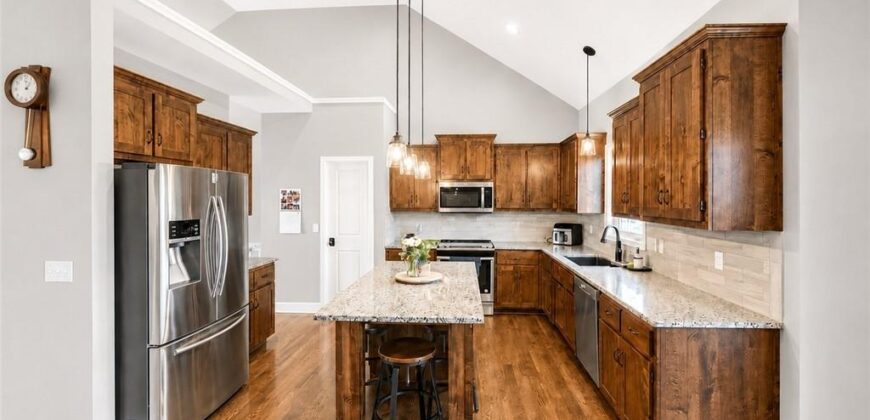 14606 Green Castle Street, Smithville, MO 64089
