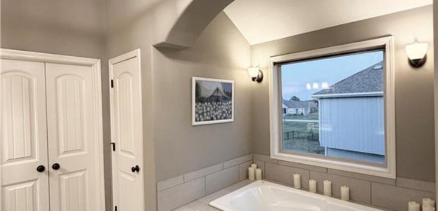 1406 NE 107th Terrace, Kansas City, MO 64155