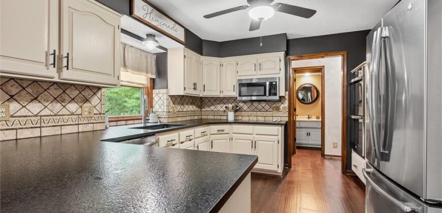 1402 Colony Drive, Kearney, MO 64060