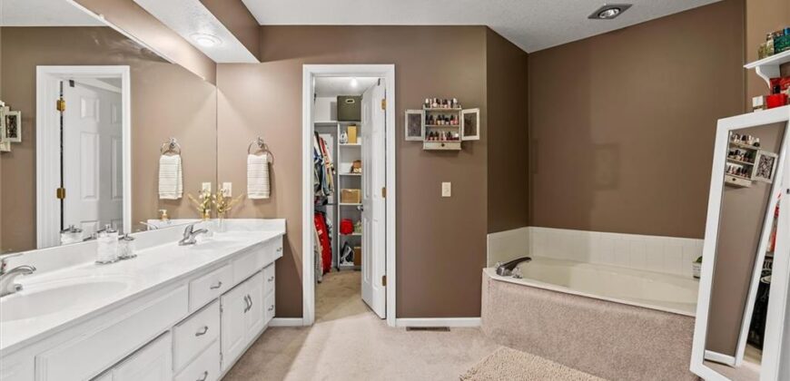 1402 Colony Drive, Kearney, MO 64060