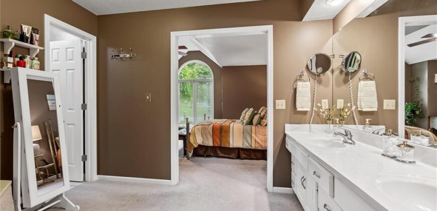 1402 Colony Drive, Kearney, MO 64060
