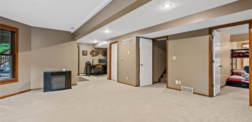 1402 Colony Drive, Kearney, MO 64060