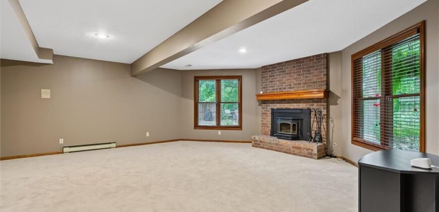 1402 Colony Drive, Kearney, MO 64060