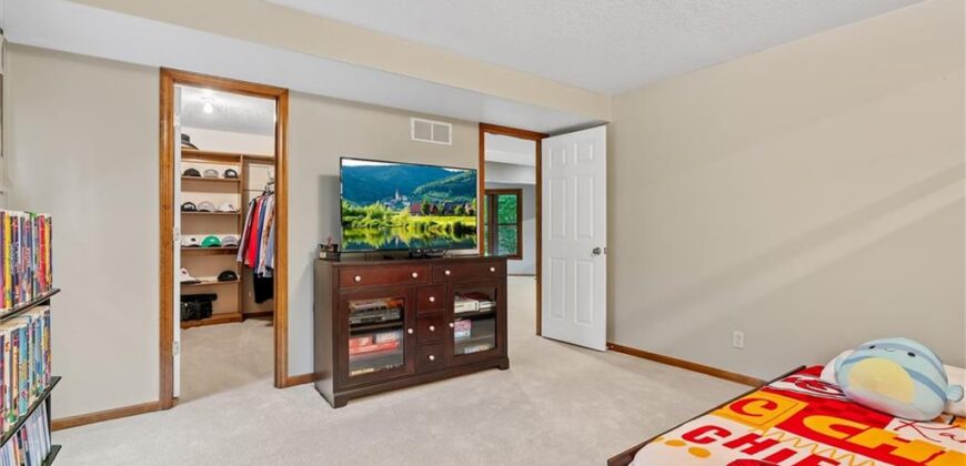1402 Colony Drive, Kearney, MO 64060