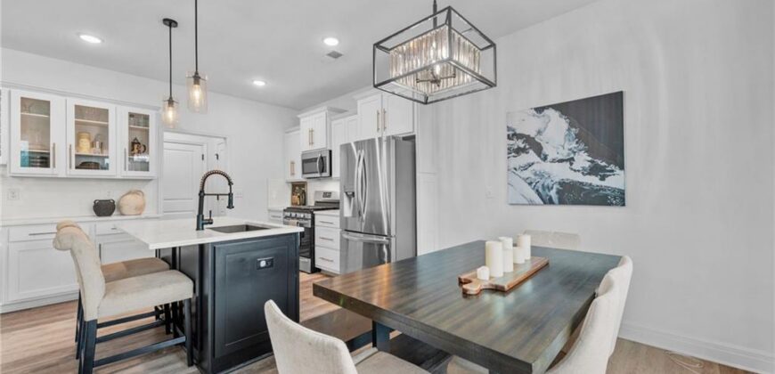 9600 N Lenox Place, Kansas City, MO 64154