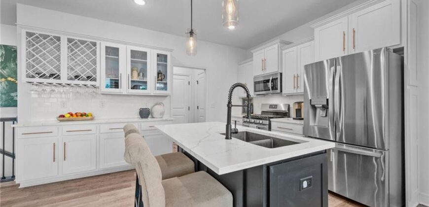 9600 N Lenox Place, Kansas City, MO 64154