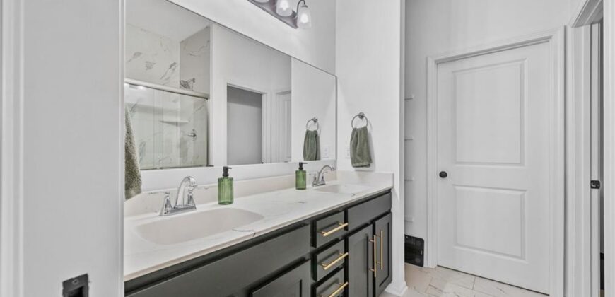 9600 N Lenox Place, Kansas City, MO 64154