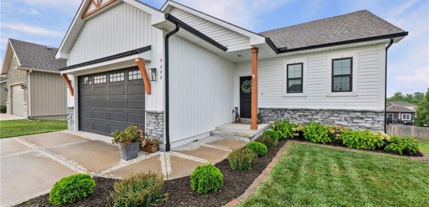 9600 N Lenox Place, Kansas City, MO 64154