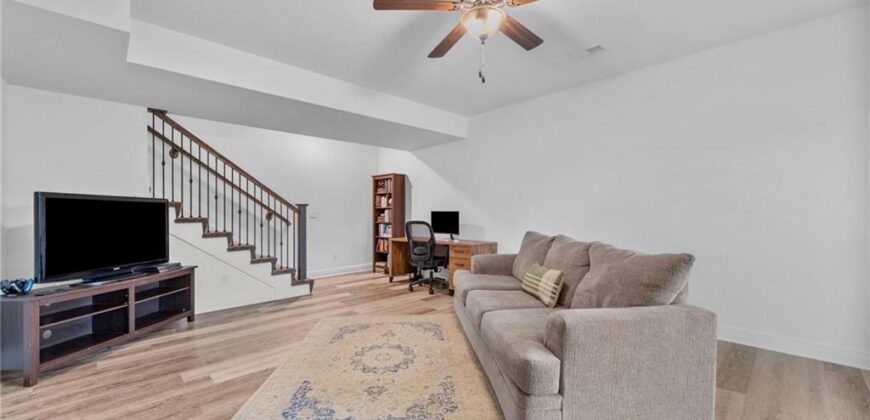 9600 N Lenox Place, Kansas City, MO 64154