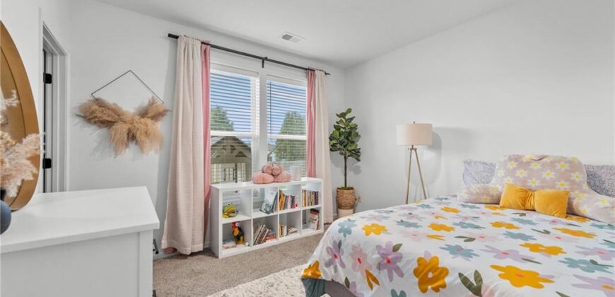 9600 N Lenox Place, Kansas City, MO 64154