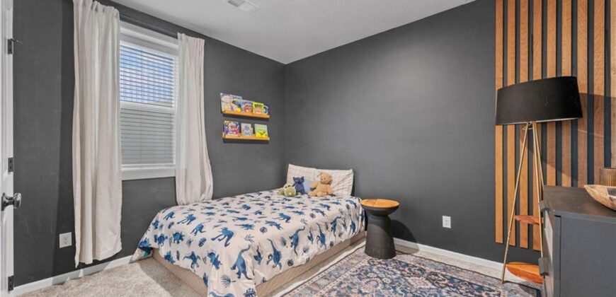 9600 N Lenox Place, Kansas City, MO 64154