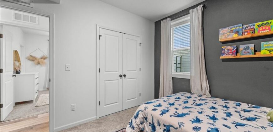 9600 N Lenox Place, Kansas City, MO 64154