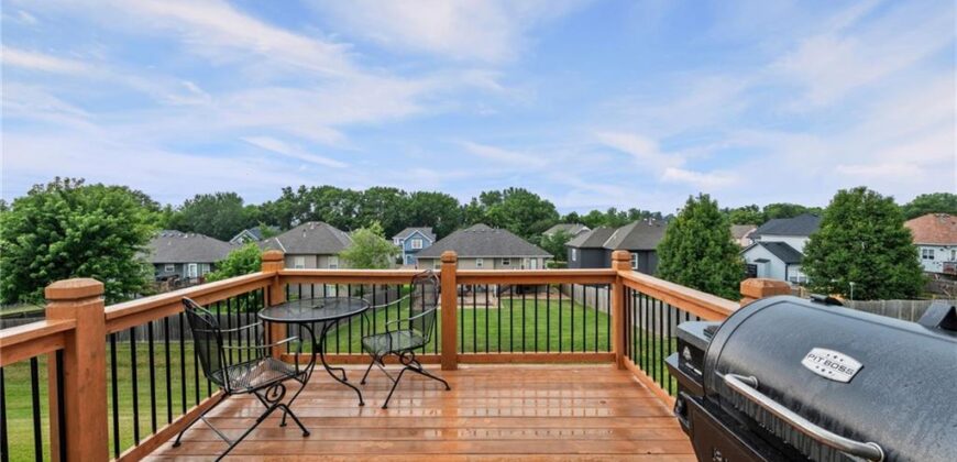 9600 N Lenox Place, Kansas City, MO 64154