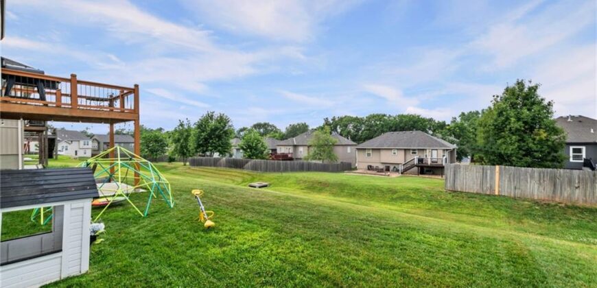 9600 N Lenox Place, Kansas City, MO 64154
