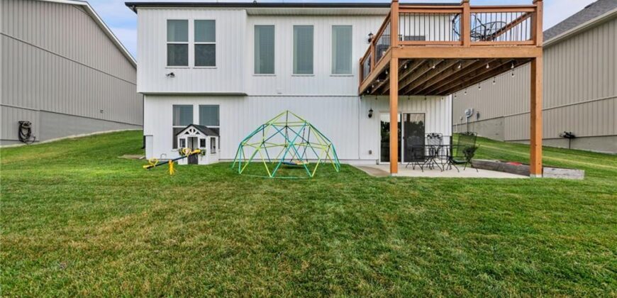 9600 N Lenox Place, Kansas City, MO 64154