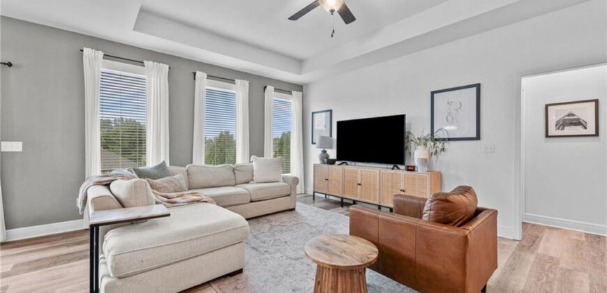 9600 N Lenox Place, Kansas City, MO 64154