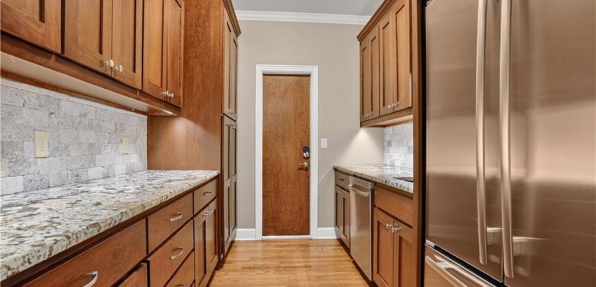 1305 NW 43rd Terrace, Kansas City, MO 64116
