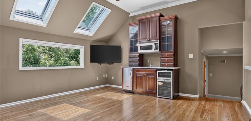 1305 NW 43rd Terrace, Kansas City, MO 64116