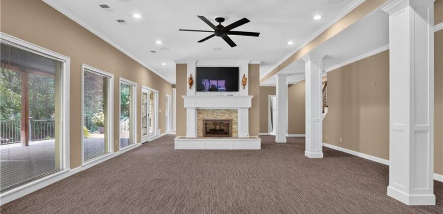 1305 NW 43rd Terrace, Kansas City, MO 64116