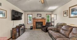 402 E 16th Street Circle, Kearney, MO 64060
