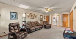 402 E 16th Street Circle, Kearney, MO 64060