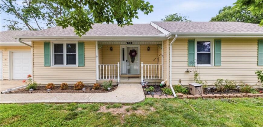 402 E 16th Street Circle, Kearney, MO 64060