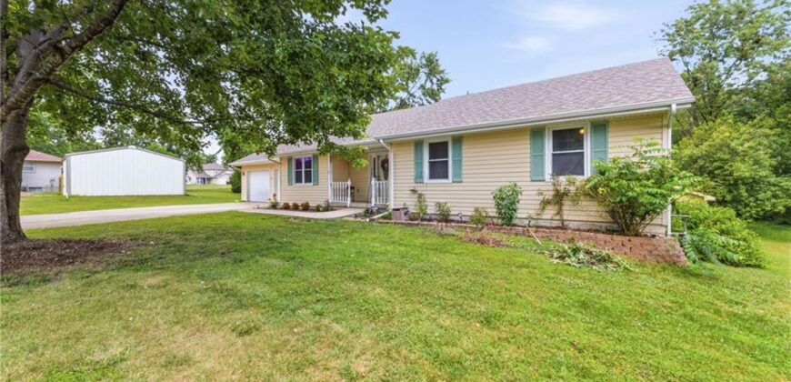 402 E 16th Street Circle, Kearney, MO 64060