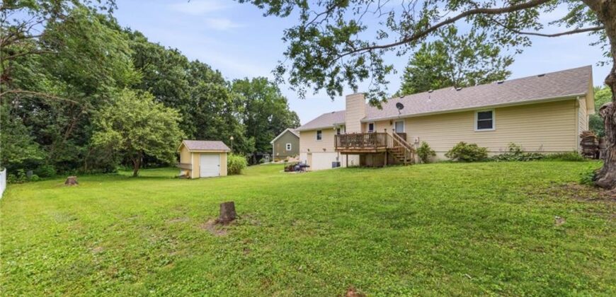 402 E 16th Street Circle, Kearney, MO 64060