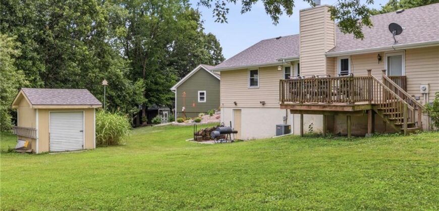 402 E 16th Street Circle, Kearney, MO 64060