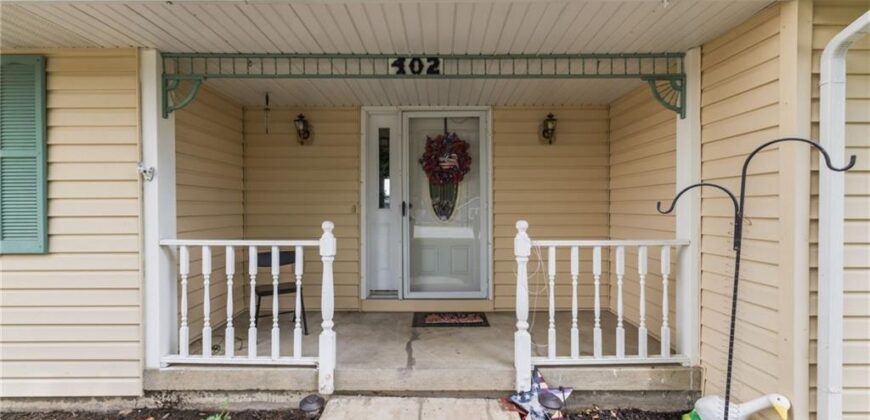 402 E 16th Street Circle, Kearney, MO 64060