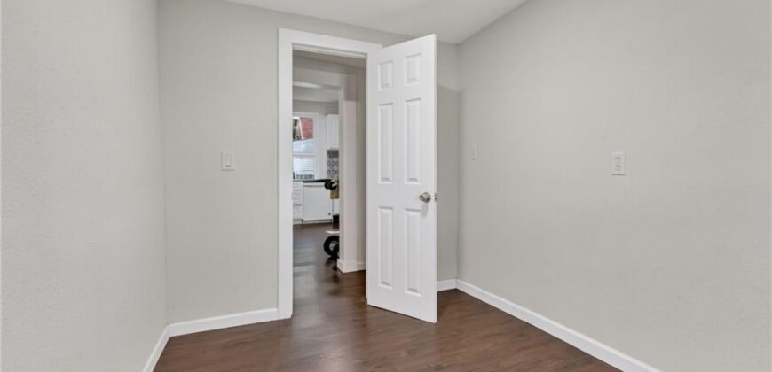 435 Ford Avenue, Liberty, MO 64068