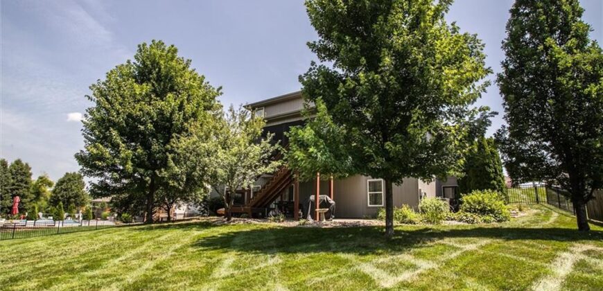 10208 N Farley Avenue, Kansas City, MO 64157
