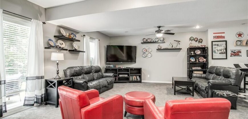 10208 N Farley Avenue, Kansas City, MO 64157