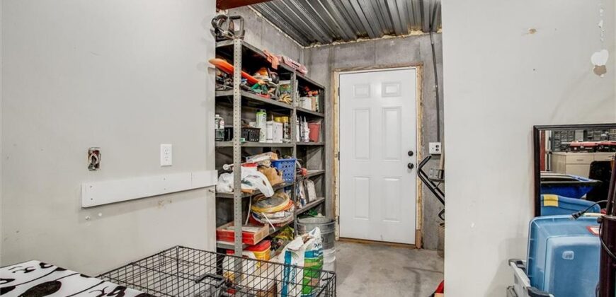 10208 N Farley Avenue, Kansas City, MO 64157